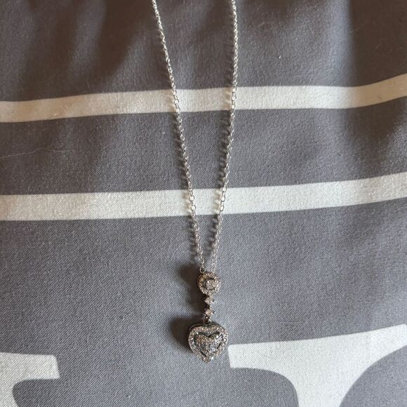 The loving heart pendant necklace in 925 silver and lab created diamonds. - Picture 10 of 12